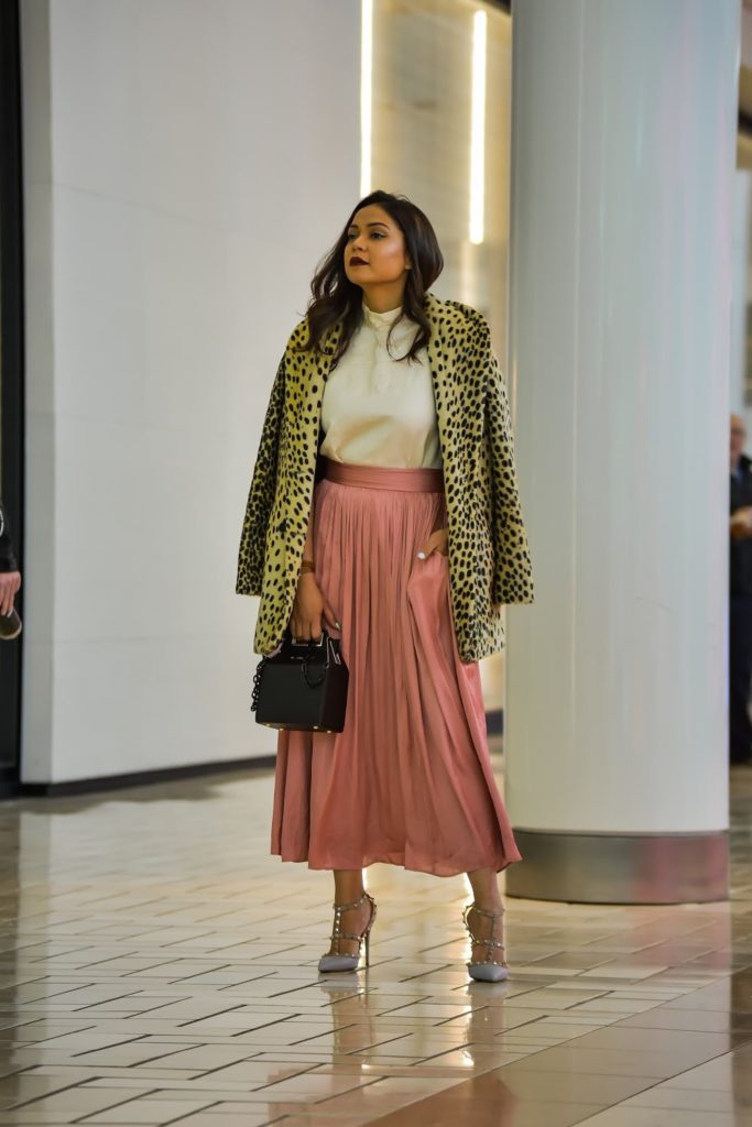 how to wear skirts in winter, dc blogger, fashion, leopard fur coat, j crew skirt. valentino rockstud pumps. street style, fur style, myriad musings, saumya shiohare how to wear skirts in winter, dc blogger, fashion, leopard fur coat, j crew skirt. valentino rockstud pumps. street style, fur style, myriad musings, saumya shiohare