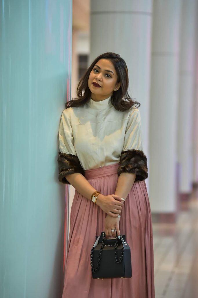 how to wear skirts in winter, dc blogger, fashion, leopard fur coat, j crew skirt. valentino rockstud pumps. street style, fur style, myriad musings, saumya shiohare how to wear skirts in winter, dc blogger, fashion, leopard fur coat, j crew skirt. valentino rockstud pumps. street style, fur style, myriad musings, saumya shiohare