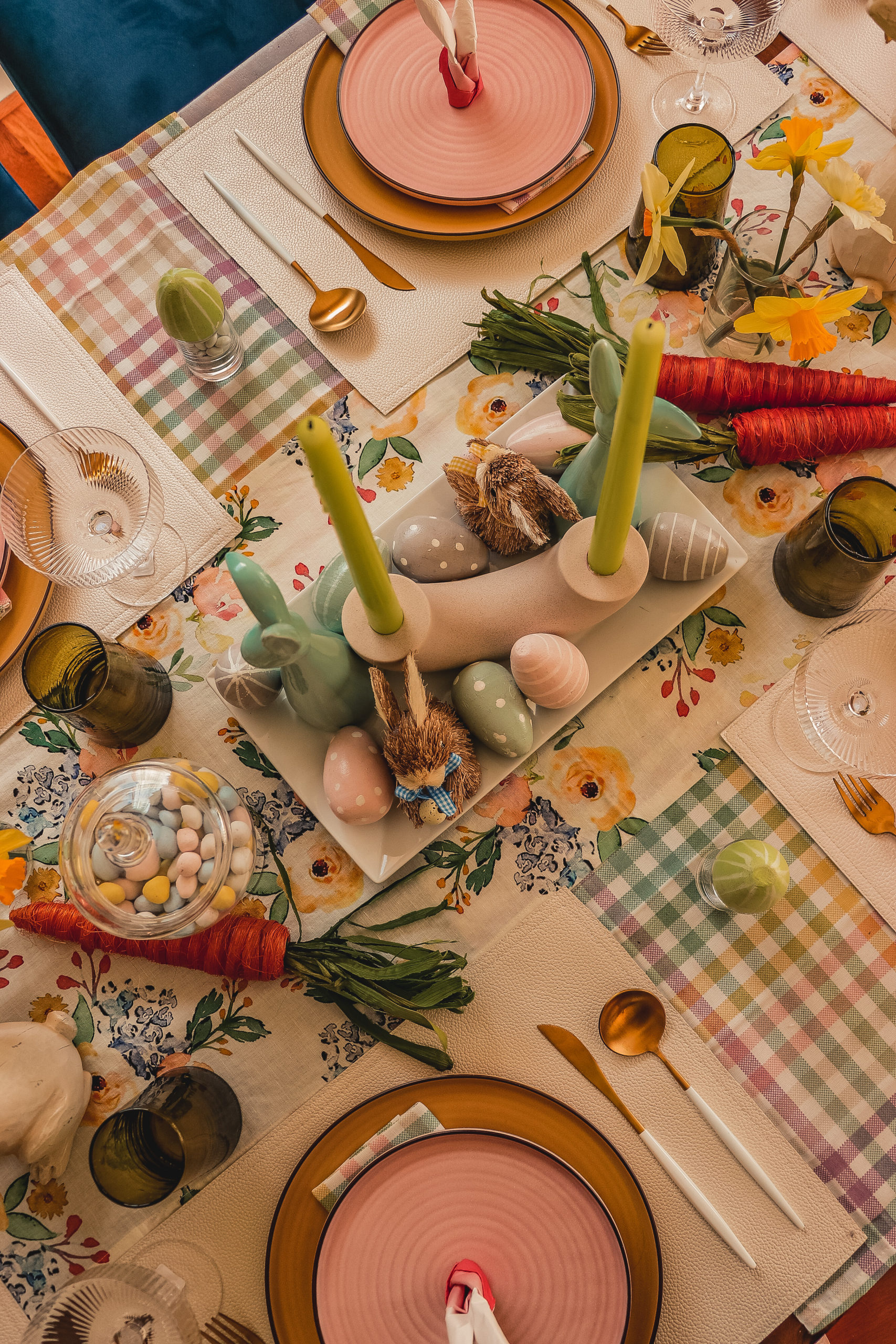 easter tablescape, pastel colored plate setting, dinner for six easter, how to set up the place setting , happy easter, easter sunday, myriadmusings 