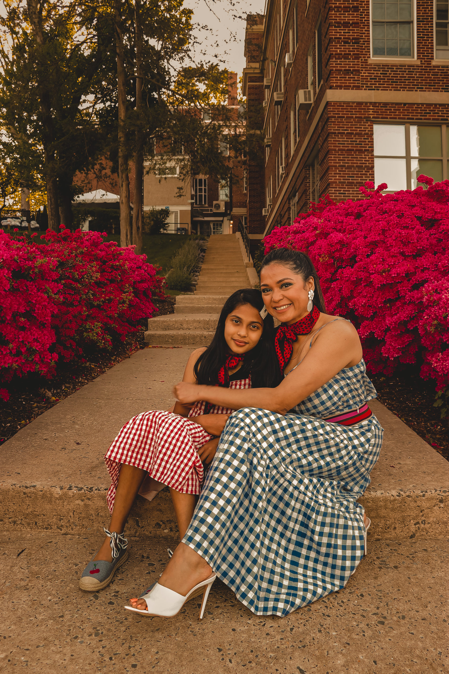 mother daughter gingham outfit. memorial day outfit, red white and blue, gap gingham dress and peplum top, street style, photoshoot ideas, 