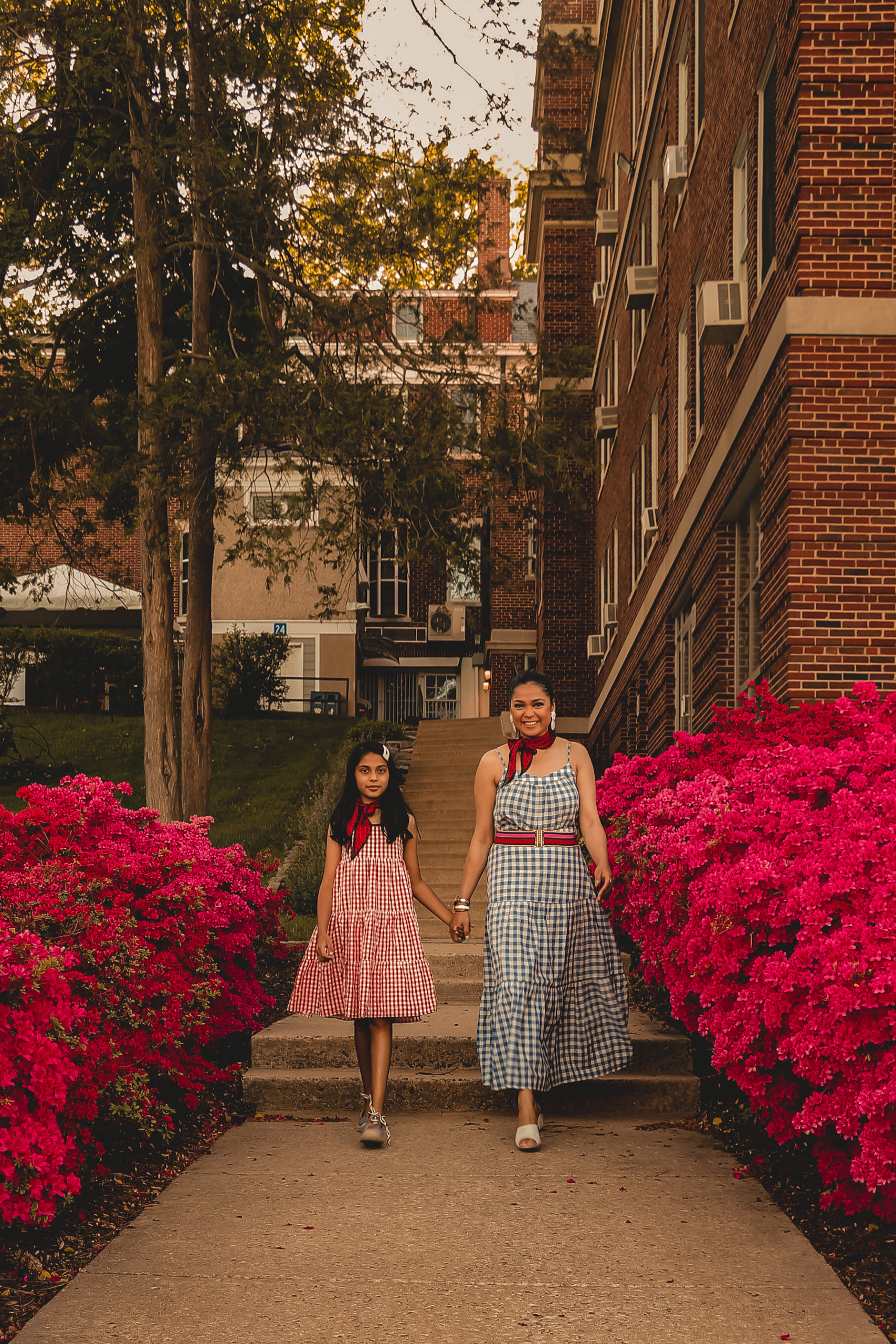 mother daughter gingham outfit. memorial day outfit, red white and blue, gap gingham dress and peplum top, street style, photoshoot ideas, 